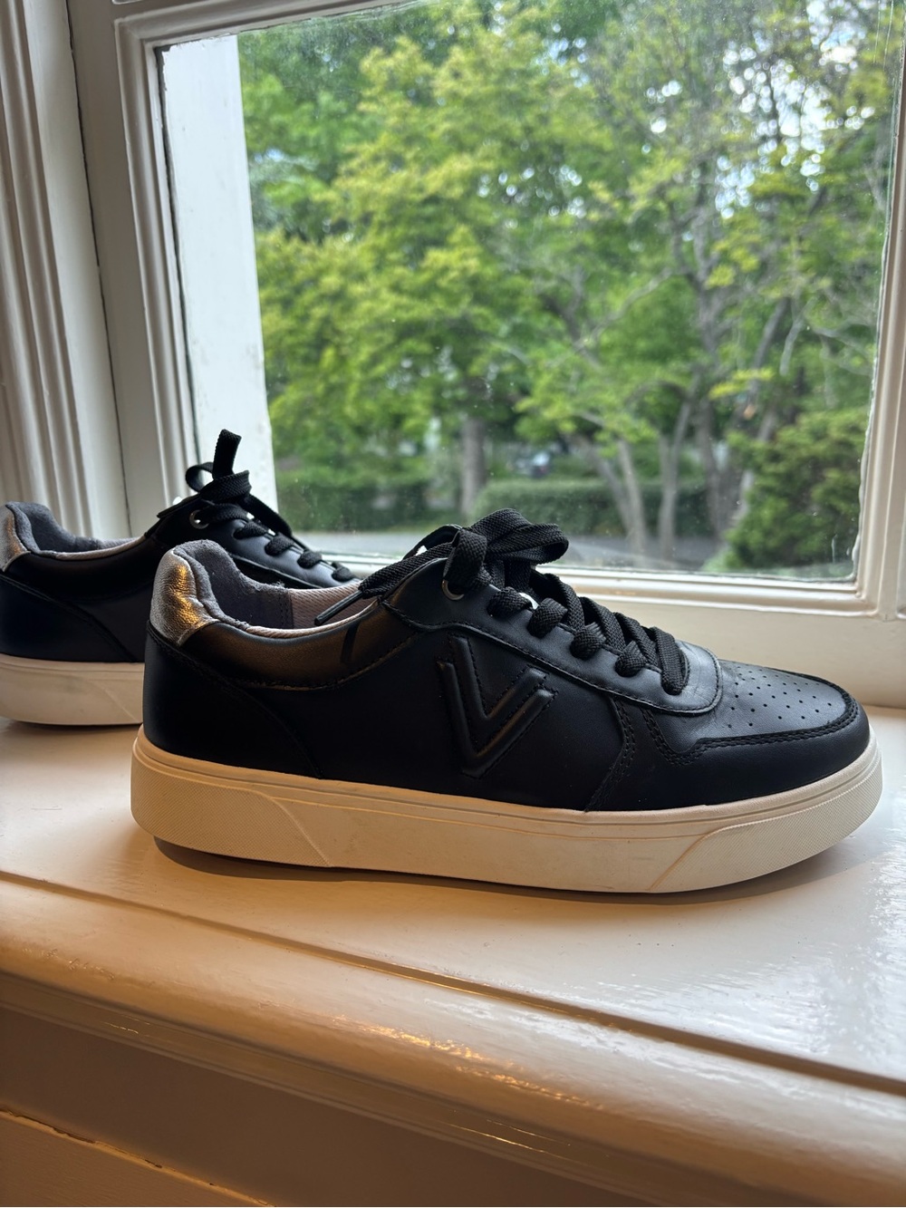 Vionic Kimmie Court Sneakers